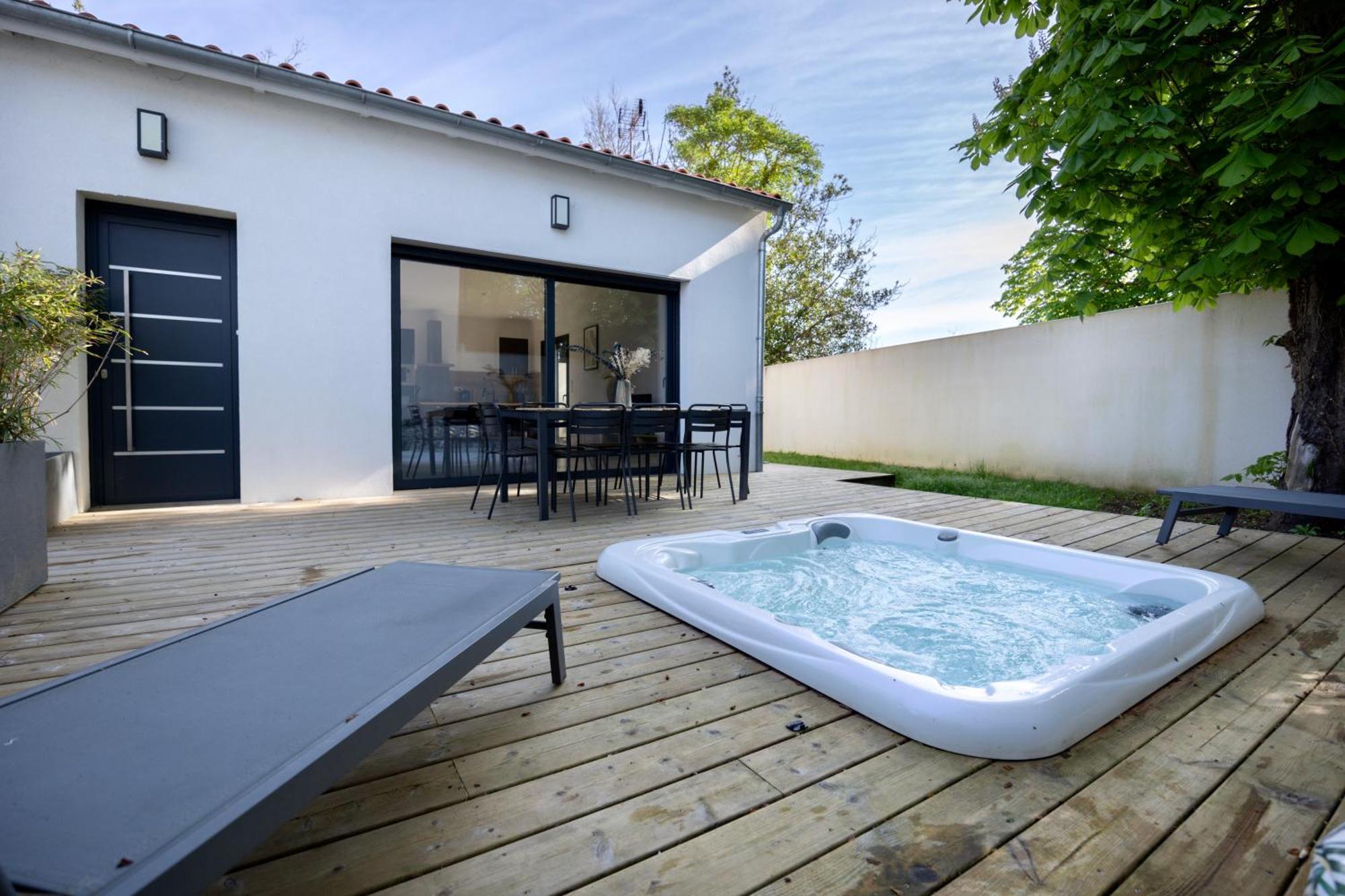 Maison T4 Climatisee Avec Jacuzzi A Lagord Eksteriør billede