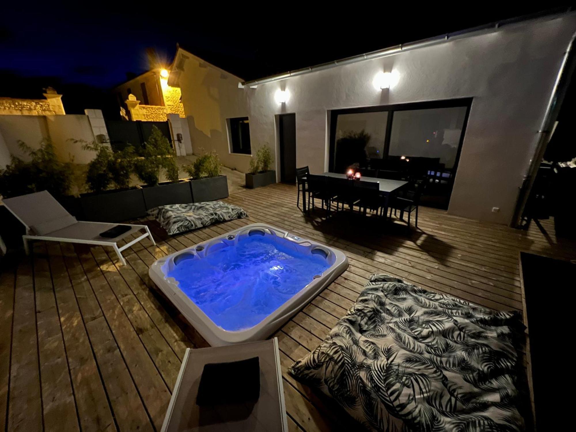 Maison T4 Climatisee Avec Jacuzzi A Lagord Eksteriør billede