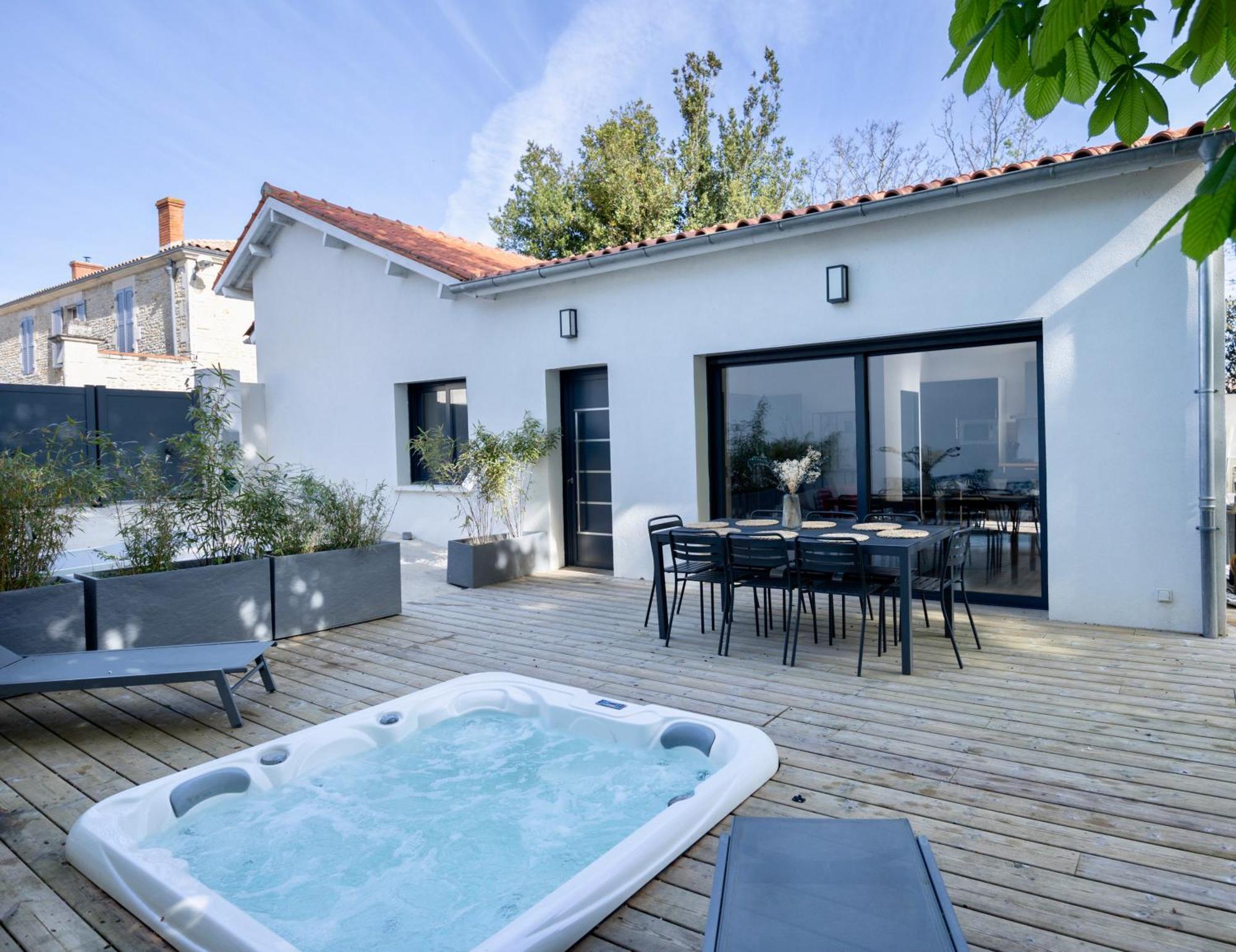 Maison T4 Climatisee Avec Jacuzzi A Lagord Eksteriør billede