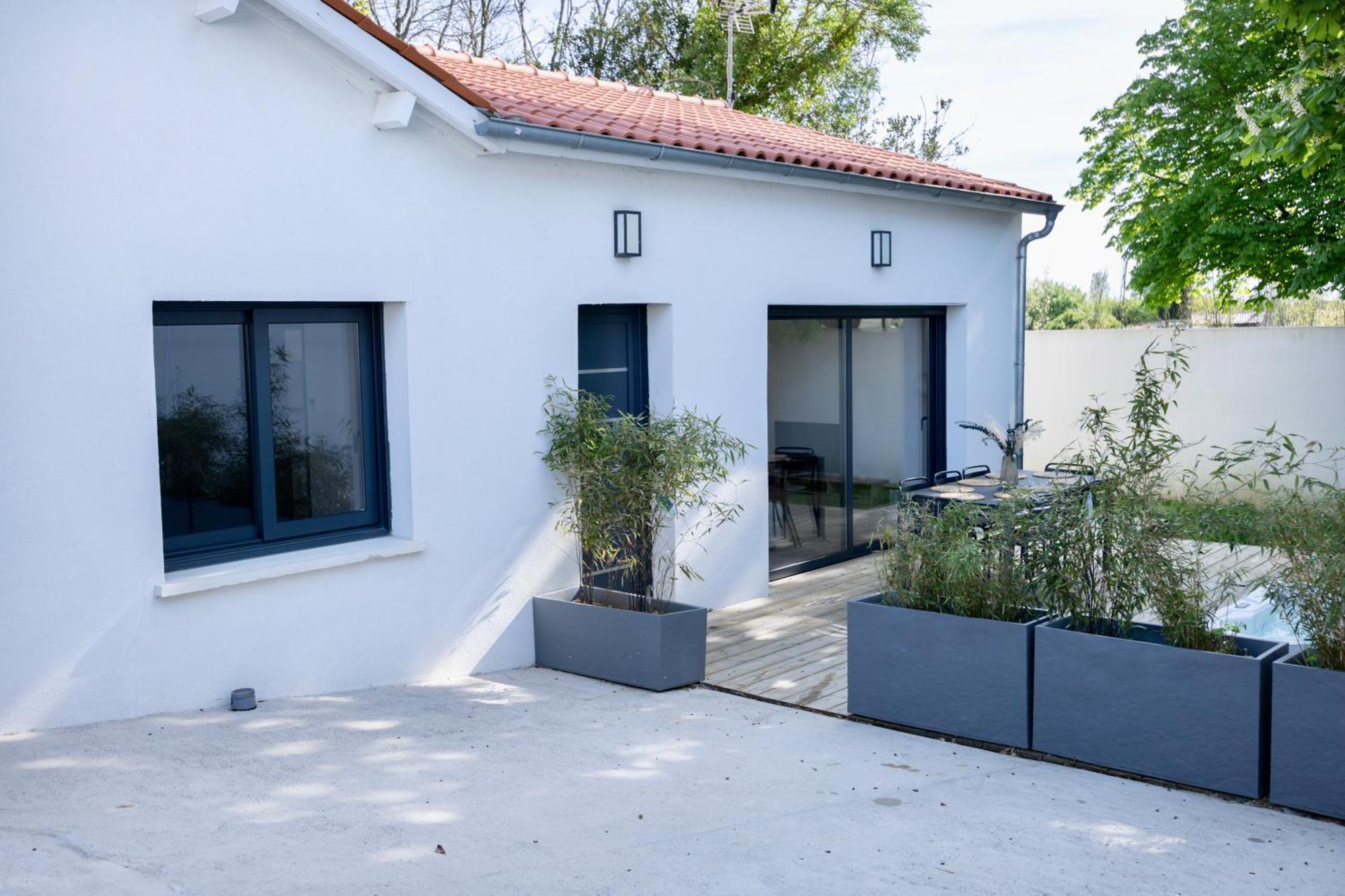 Maison T4 Climatisee Avec Jacuzzi A Lagord Eksteriør billede